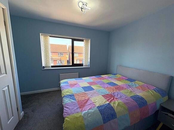bed1.jpg