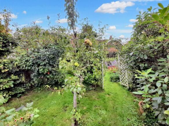 Rear garden 3 new.jpg