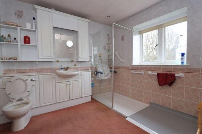 Ensuite shower...