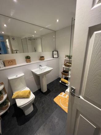 Shower Room 2.jpg
