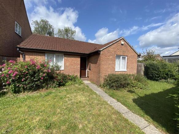 2-bed detached on Consort Close, Poole, £250,000