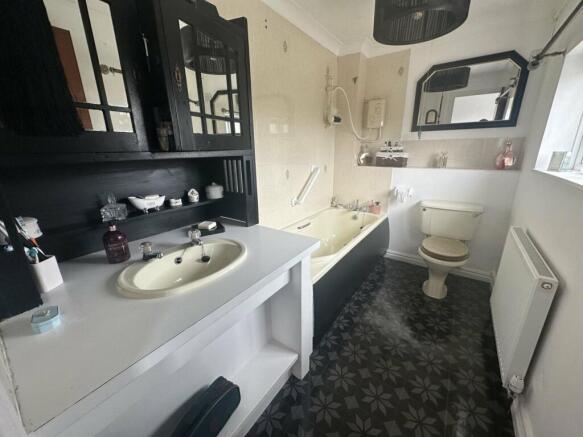 Photo 10