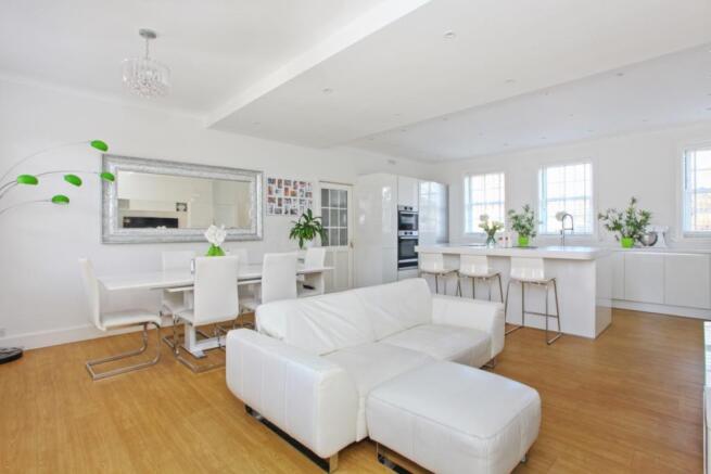 Kitchen/Breakfast/Fa