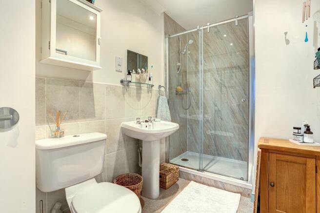 EN SUITE