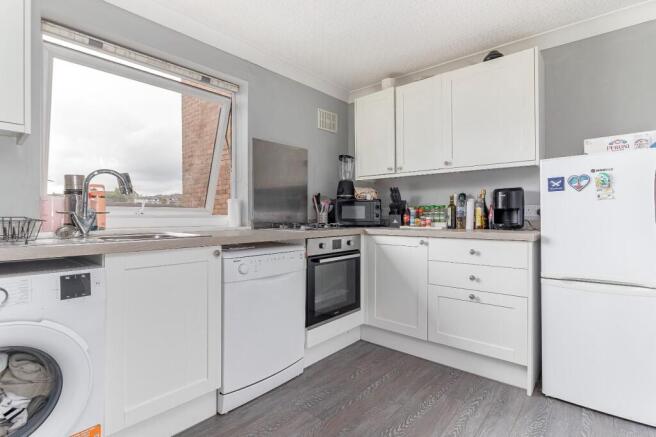 2 bed Apartment for sale Image 4