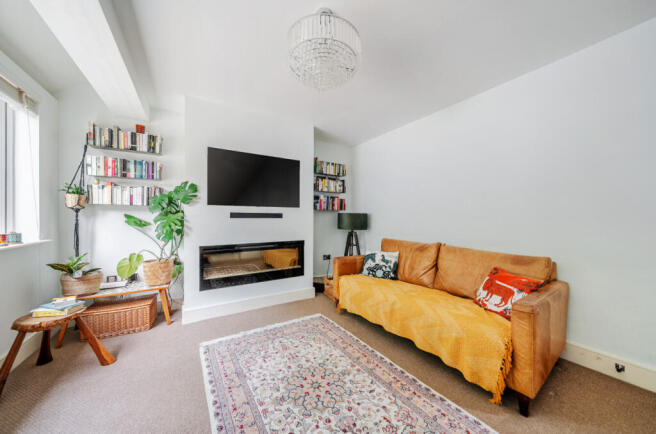 4 bed Semi-Detached for sale Image 5