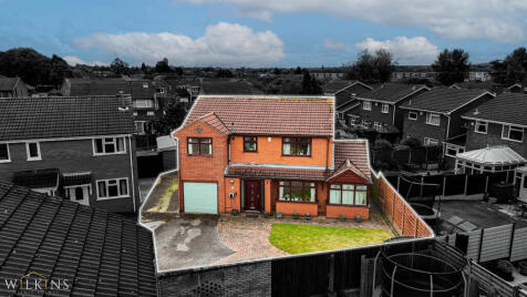 Cheltenham Close, Bedworth, Warwickshire, CV12