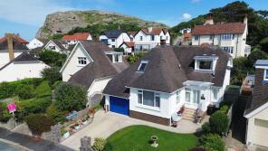 4 West Lea, Aber Drive, Craigside, Llandudno LL30 3AN