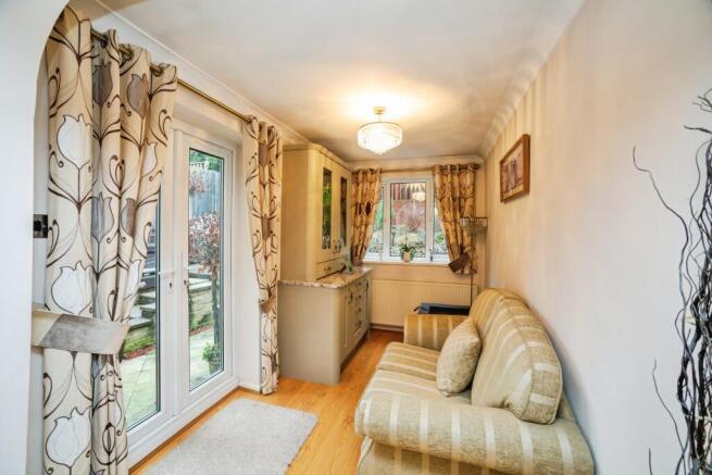 3 bed Semi-Detached for sale Image 11