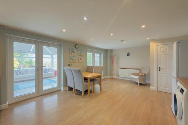 4 bed Detached for sale Image 9