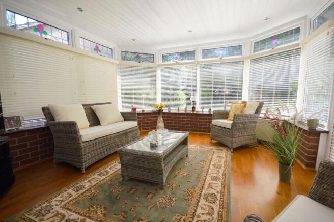 4 bed Detached for sale Image 8