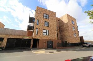 Flat 14, Well Court, Adit Road, Erith DA8 1FS
