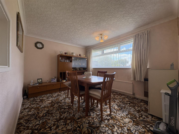 3 bed Semi-Detached Bungalow for sale Image 4