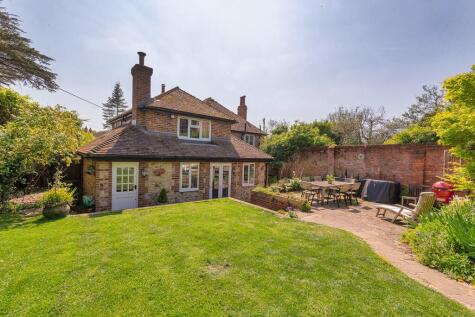 St. Marys Road, Wrotham, Sevenoaks, TN15 7AP