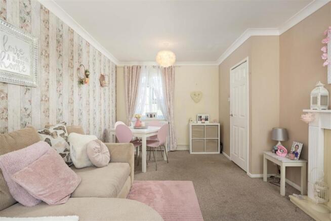 2 bed Semi-Detached for sale Image 5