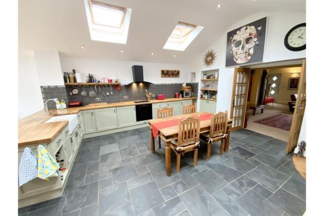 Kitchen/Dining Room