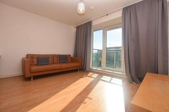 2 bed Apartment to rent Image 4