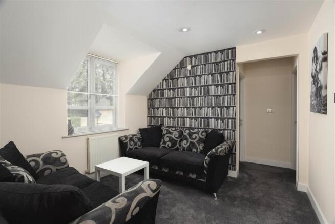 8 bed Detached for sale Image 11
