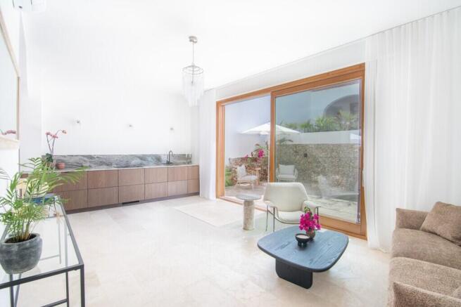 Lounge kitchen