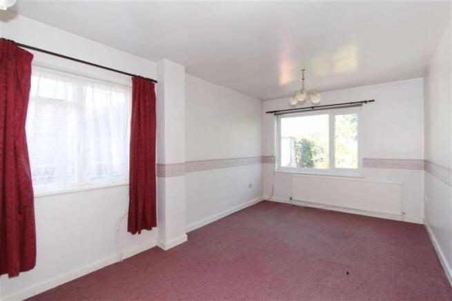 Bedroom 1/Dining Roo