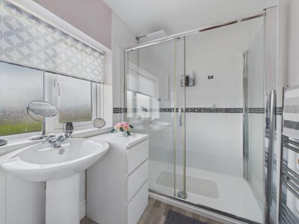 3 bed Town House for sale Image 11