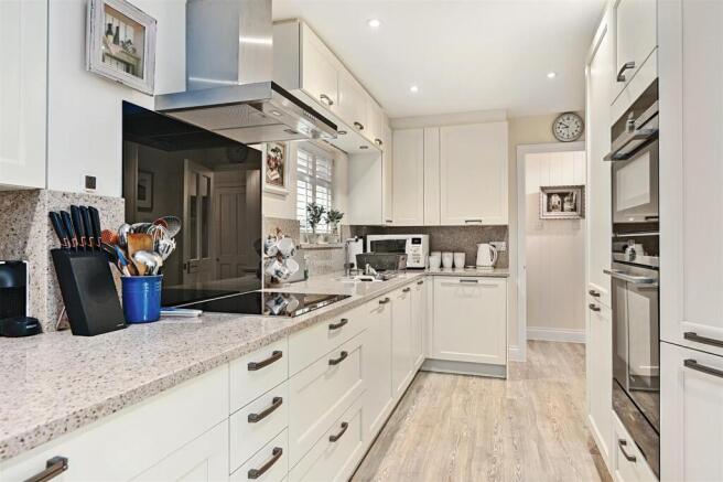 10 Jarretts Close TN31 (18)