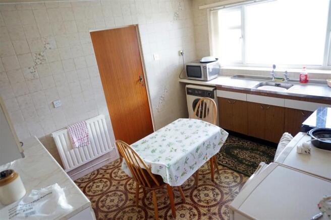 FITTED KITCHEN / DIN