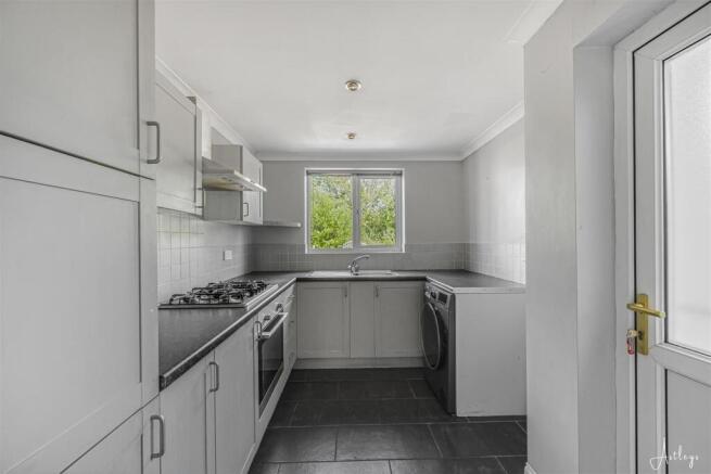 Bath Avenue, Morriston, Swansea photo 4