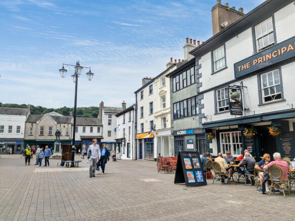 4 Market Place, Kendal, LA9 4TN