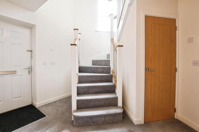4 bed Detached for sale Image 5