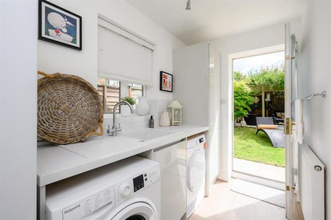 4 bed Detached for sale Image 12