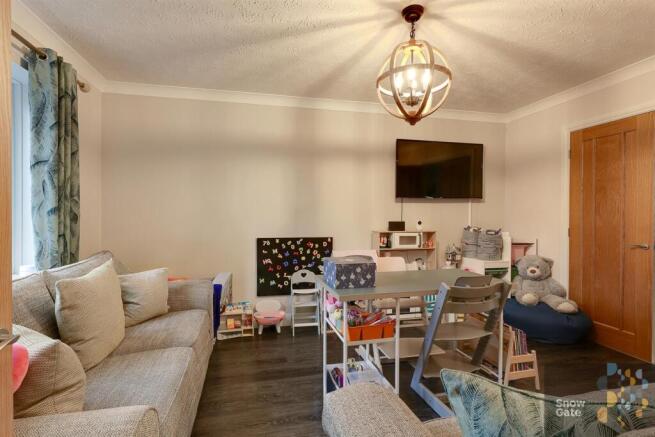 5 bed House for sale Image 12