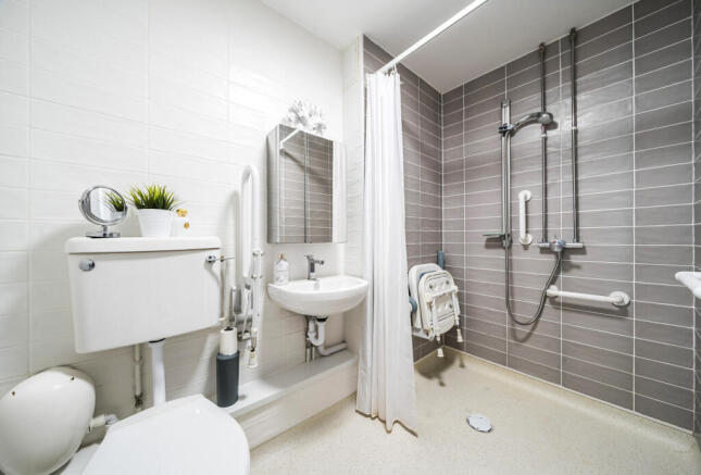 1315937-9-685bdb8...