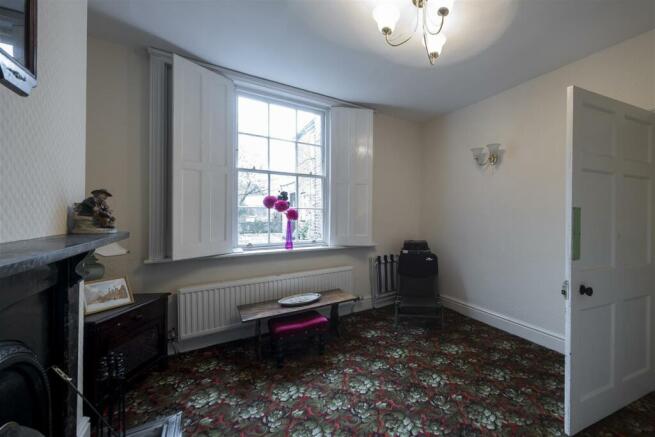 4 Gaskell Drive-004.JPG