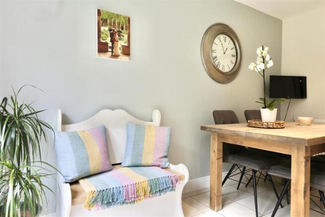 4 bed Detached for sale Image 12