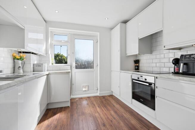 46 Winchcombe Road SM5 1RB Kitchen