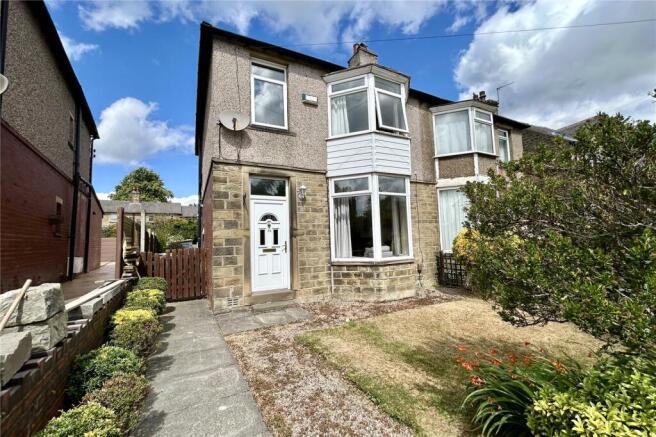 3 bed Semi-Detached for sale in huddersfield