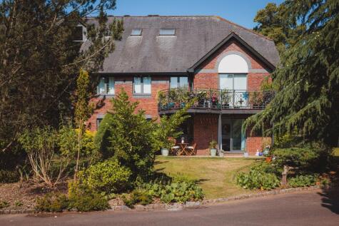 Woburn Hill, Addlestone, KT15