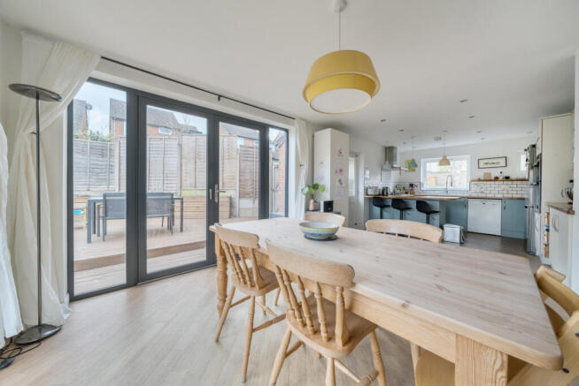 1435924-12-69ca92...