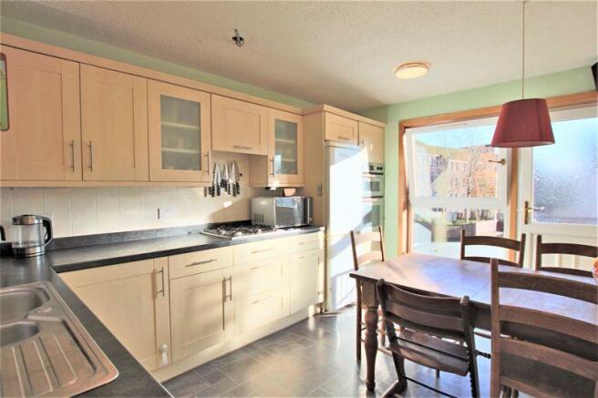 Kitchen/Dining...