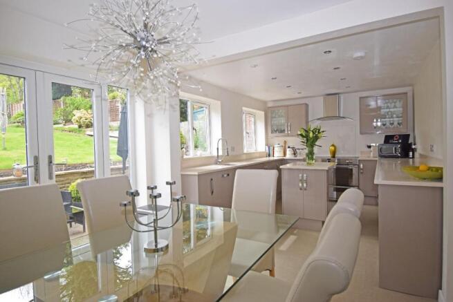 39 Pine Grove, kitchen from dining.jpg