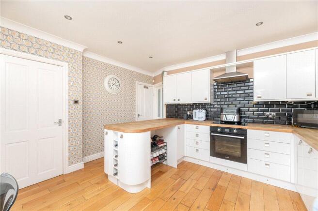 3 bed Semi-Detached for sale Image 6