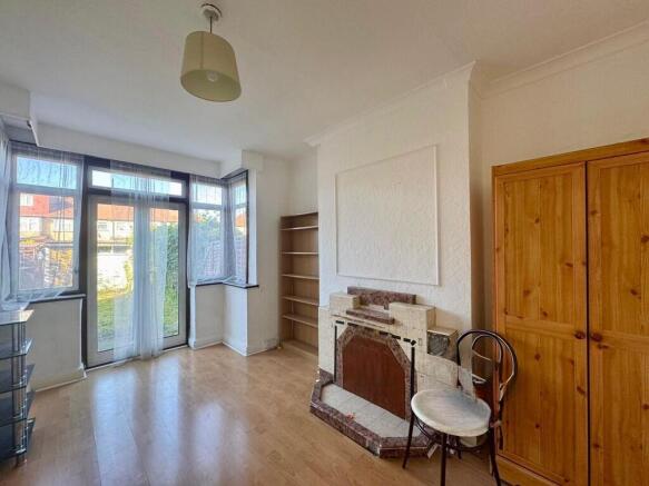 12 Elms Court  (5...