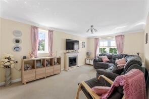 Flat 14, 22 Ridings Court, Prices Lane, Reigate RH2 8BP