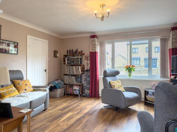 3 bed Link Detached House for sale Image 9