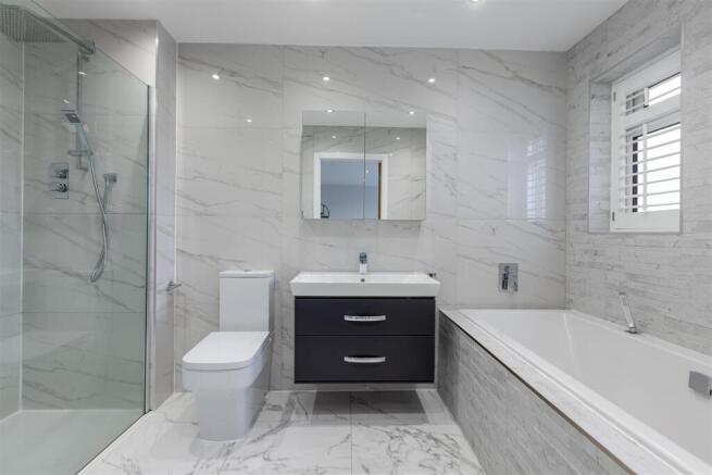 Principal Bedroom En Suite