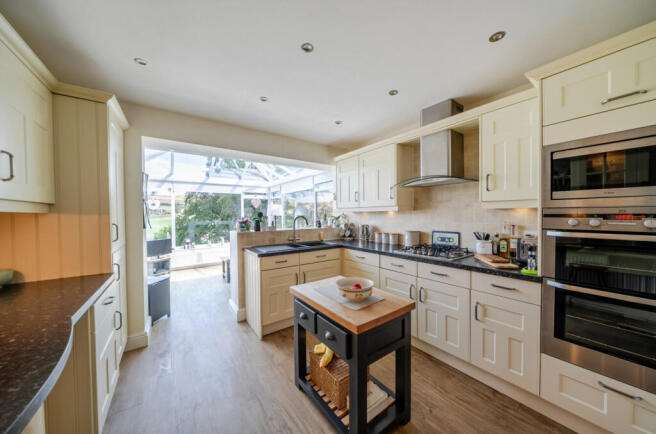 3 bed Bungalow for sale Image 6