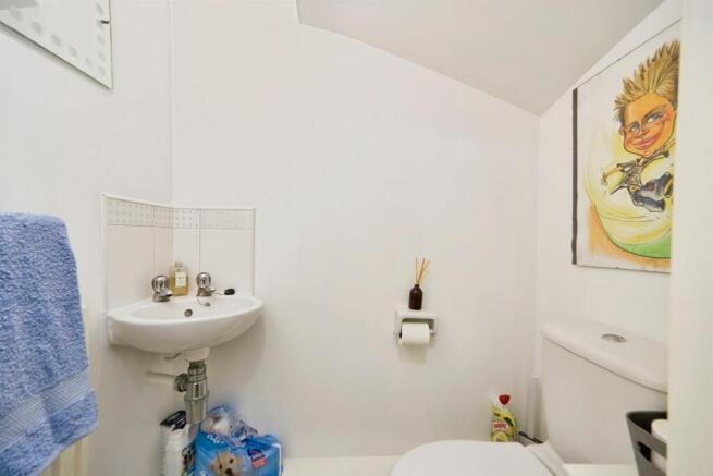 3 bed Terraced for sale Image 9