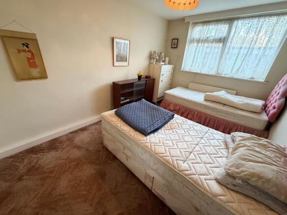 3 bed Apartment for sale Image 8