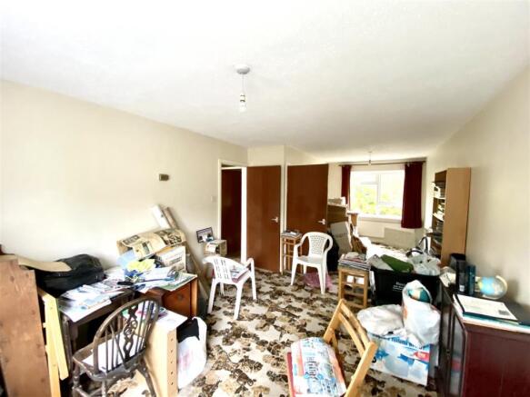 LIVING /DINING ROOM
